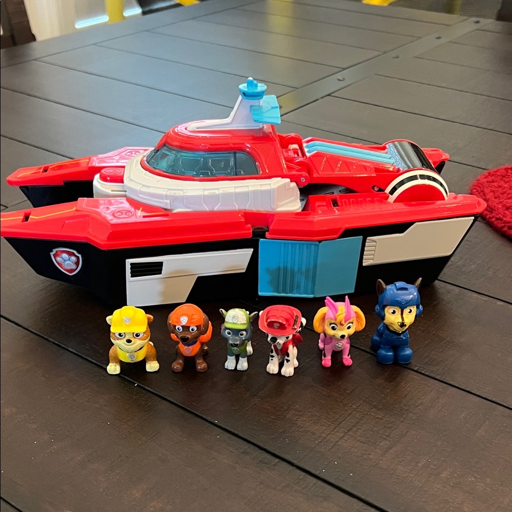 Paw Patrol Rescue Boat with Figures